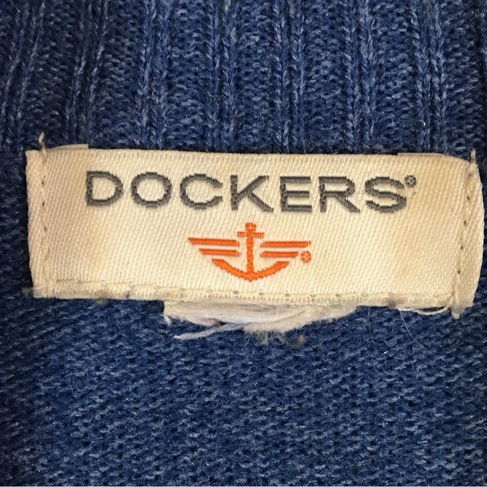 Dockers three sweater